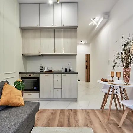 Superapart Marywilska 68b 아파트 *